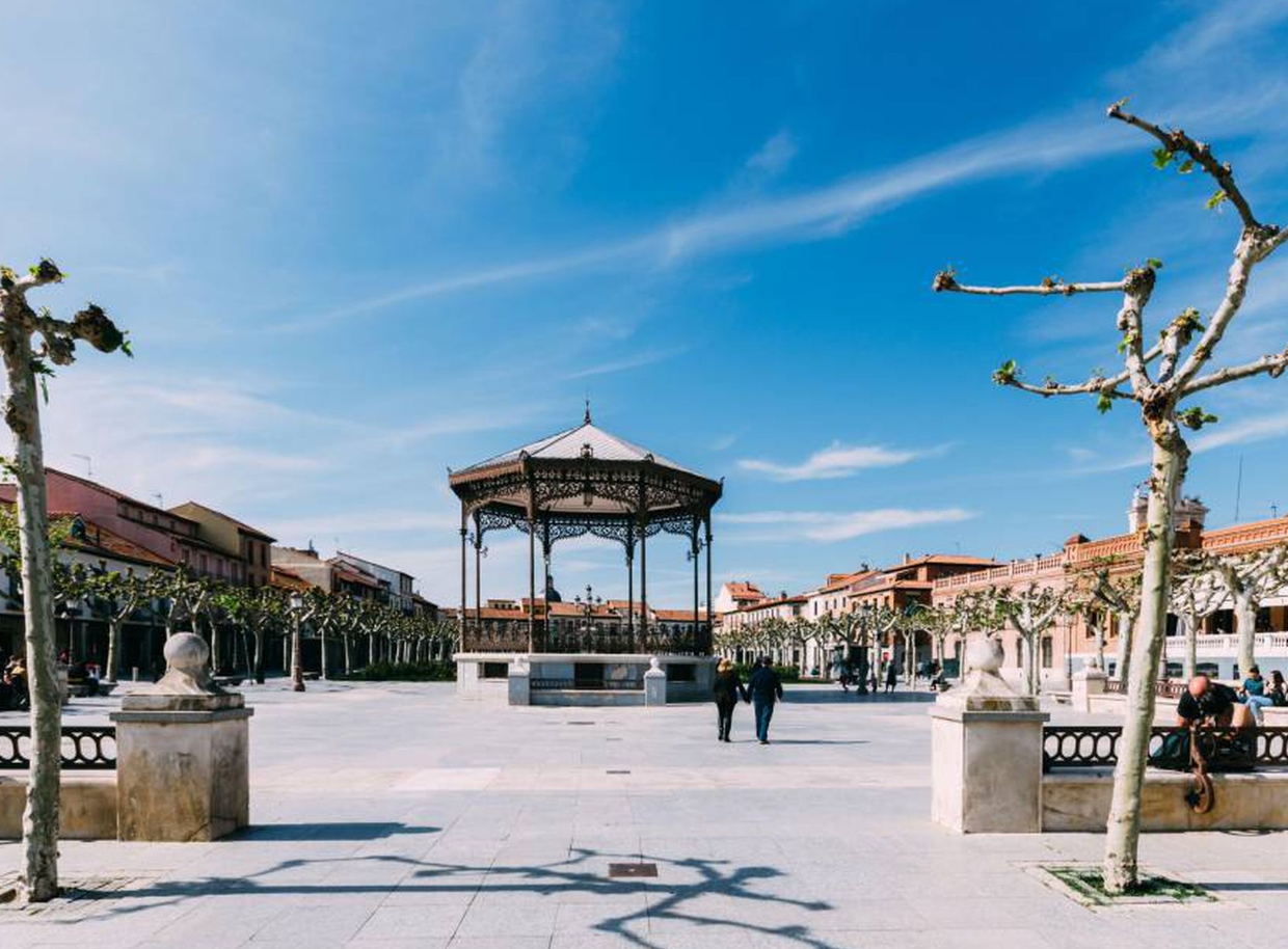 Viajar a Alcalá de Henares: Lo que el Futuro nos Reserva en la Ciudad del Pasado.   Viaje en el tiempo 