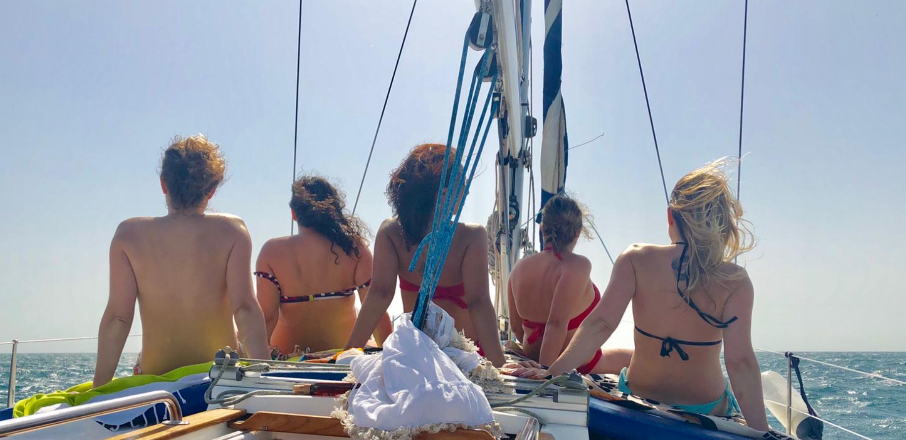 La Experiencia Única de alquilar barco en Alicante: Descubre el Mediterraneo y Navega hacia la Isla de Tabarca.