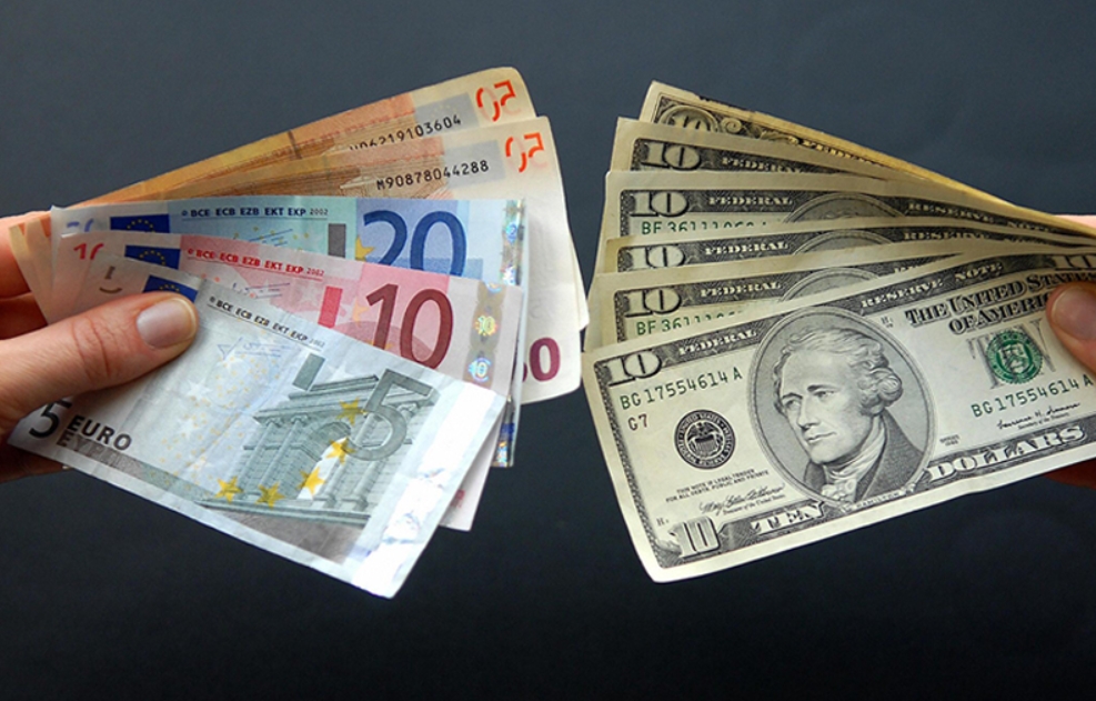 Cambiar euros por dólares o al contrario. Una recomendación para viajeros previsores 45