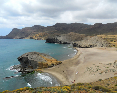 Descubre las mejores playas de Almería y pasa unas vacaciones estupendas 26